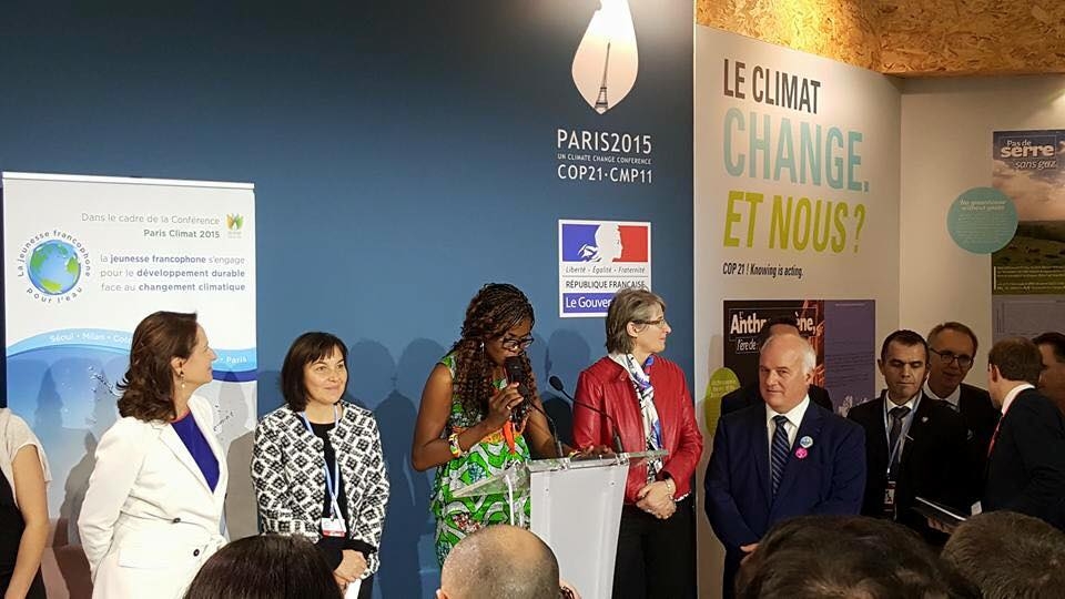 Un paris pour l’eau remis à la ministre de l’Ecologie à la COP21 "Un paris pour l’eau" remis à la ministre de l’Ecologie lors de la COP21 en 2016