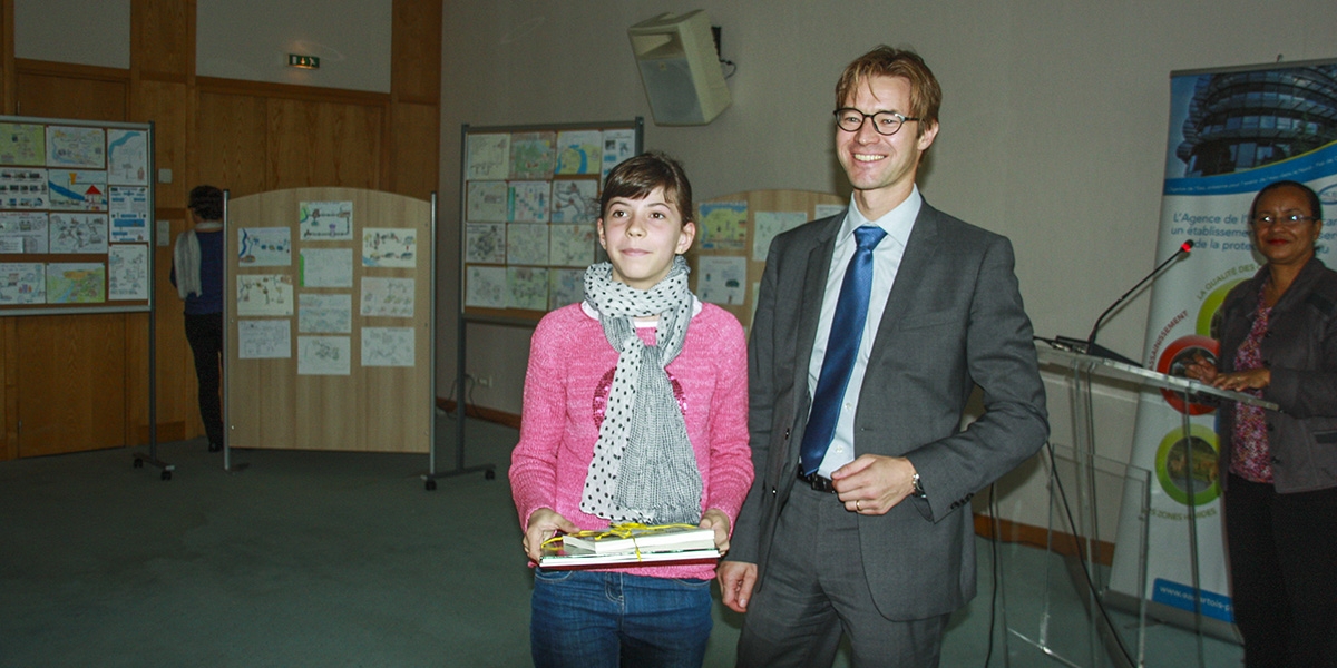 Remise de prix concours de dessins PJE remise_prix_04062014_09_aeap.jpg